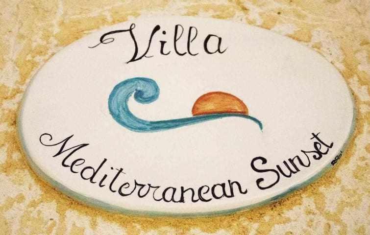 Mediterranean Sunset Villa بونتا بروتْشّيتّو المظهر الخارجي الصورة